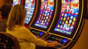 sss777 sports betting steps on a mobile phone in the Philippines